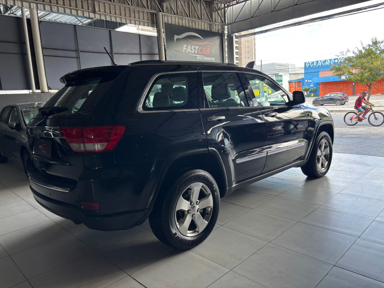 JEEP         GRAND CHEROKEE